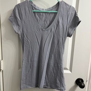 Wet Seal Light Gray V-Neck Short Sleeve Tee